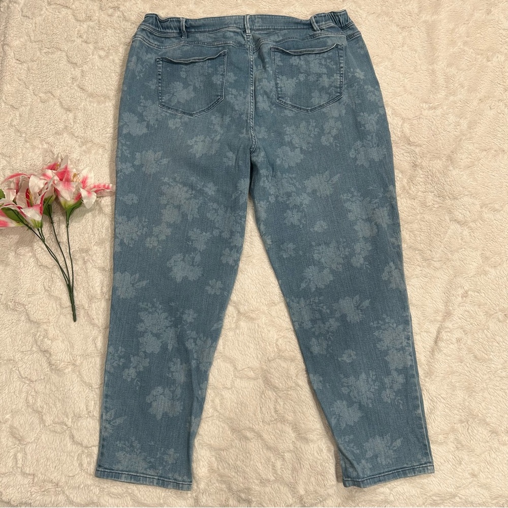 J. Jill Denim - Authentic Fit Slim Ankle Light-wash Jeans Floral Design 18 - Picture 2 of 12